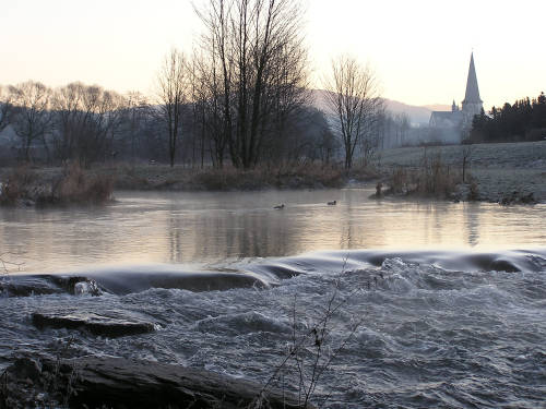 Morgenstimmung in den Ruhrauen, direkt hinter dem Schloss Schellenstein in Bigge.